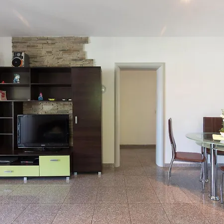 Vila Holiday Home Ore *