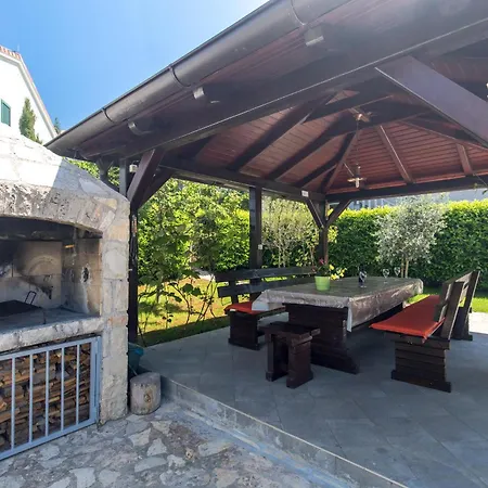 Vila Holiday Home Ore