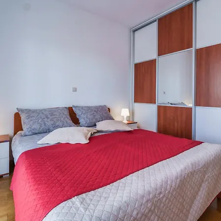 فيلة Holiday Home Ore مالينسكا