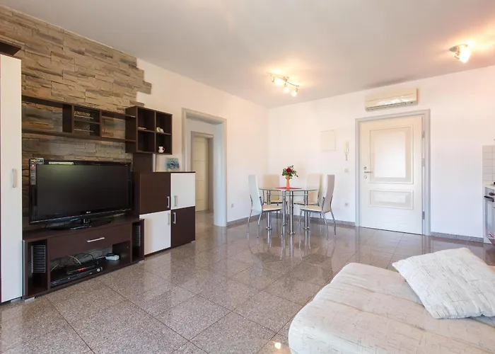 Holiday Home Ore Malinska